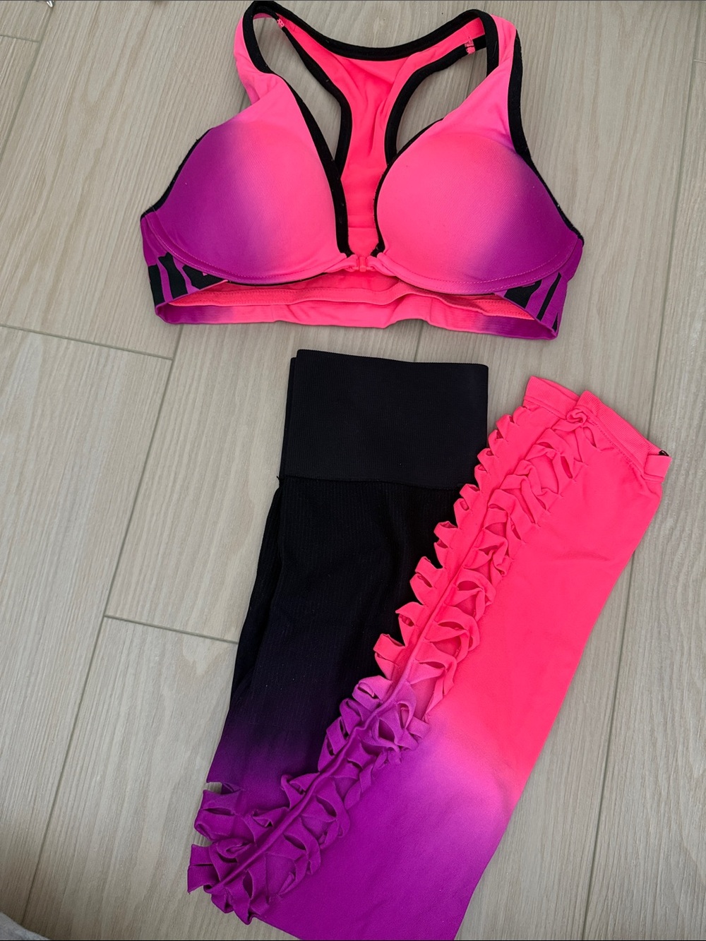 PINK Victoria's Secret Pink to Purple Ombre Sports Bra & Ruffled Leggings